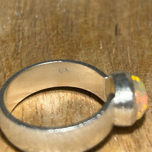 NWOT Natural Oval Shape Multi Fire Ethiopian Opal 925 Sterling Silver Ring - Picture 11 of 14